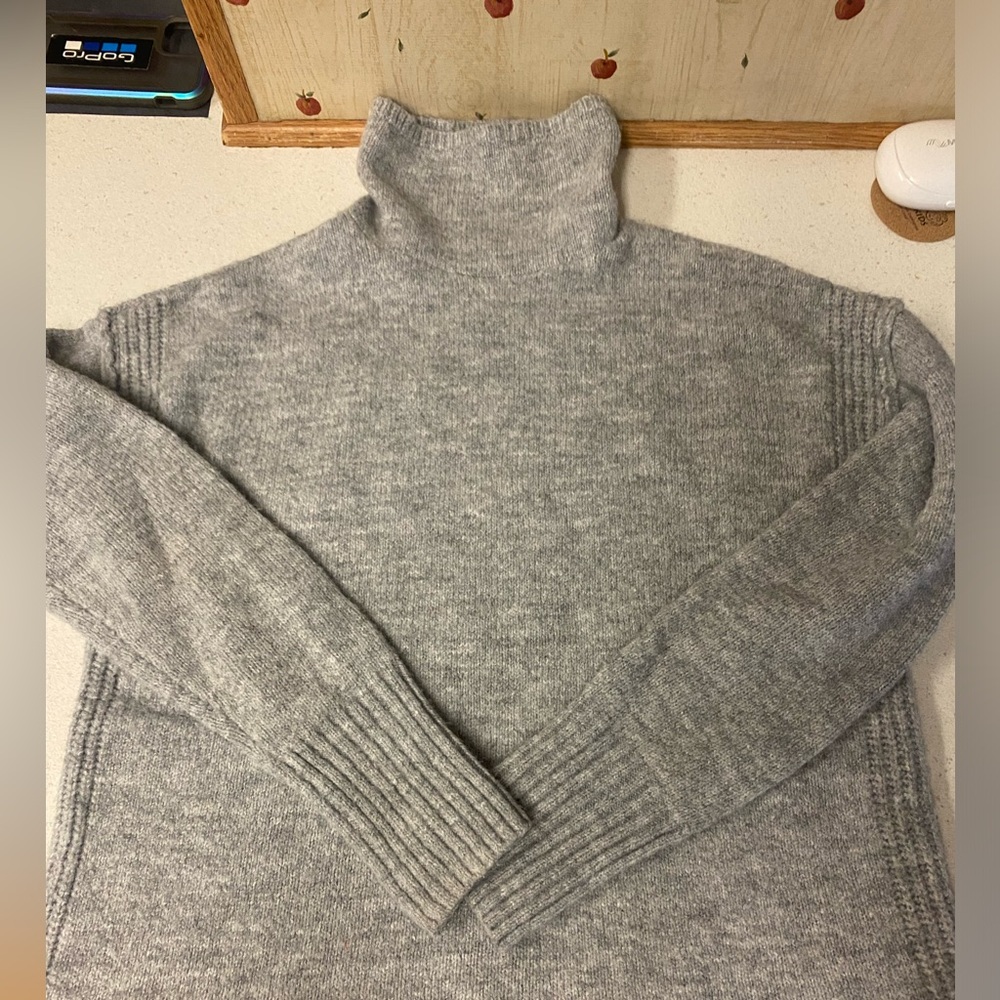 GAP Gray Turtleneck Sweater